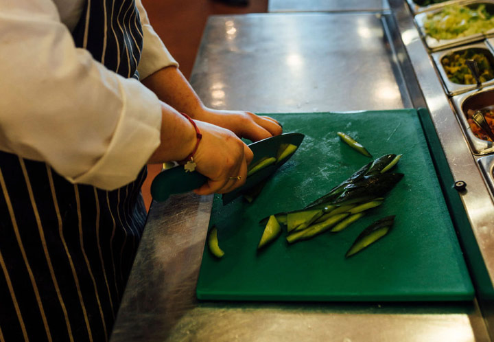 Frankie & Benny's chef preparing food